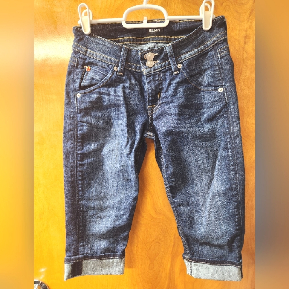 Hudson Malibu Cuffed Below the Knee Denim Capri 24